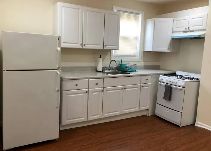 Large And Private 3 Bedroom And 1 Bathroom Apartment Near Newark International Airport Ewr And New York City