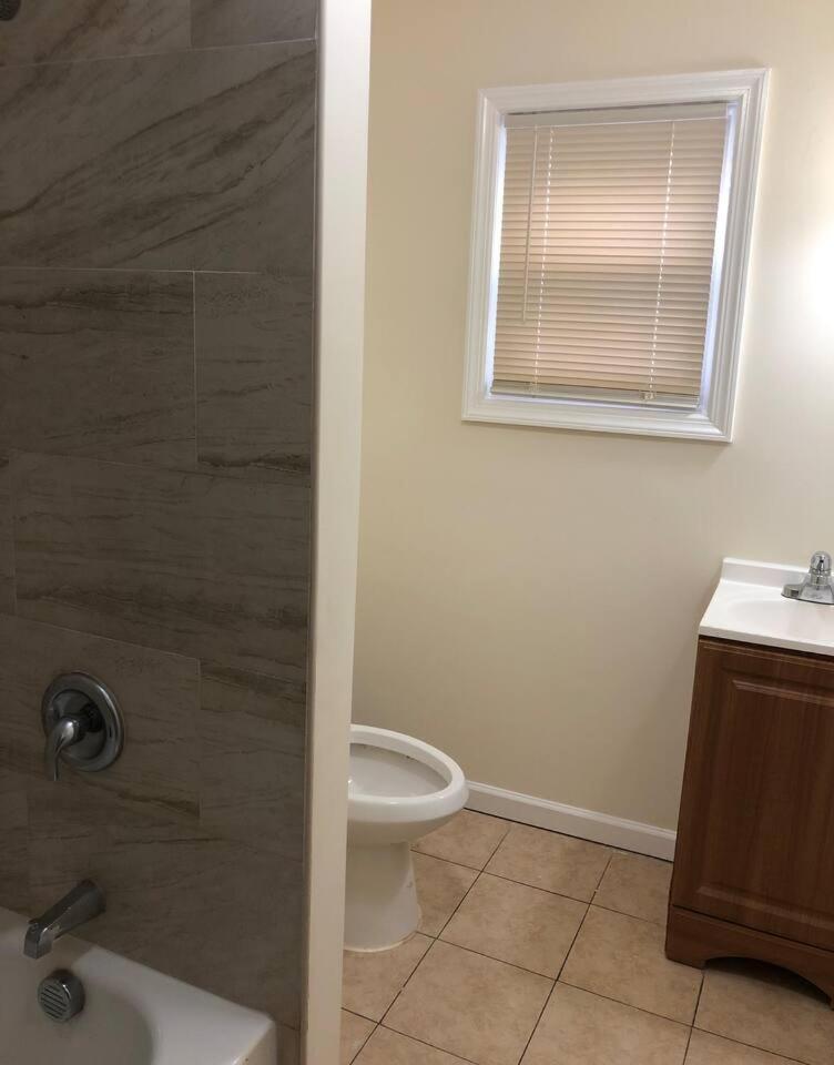 Large And Private 3 Bedroom And 1 Bathroom Near International Airport Ewr And New York Appartement Newark